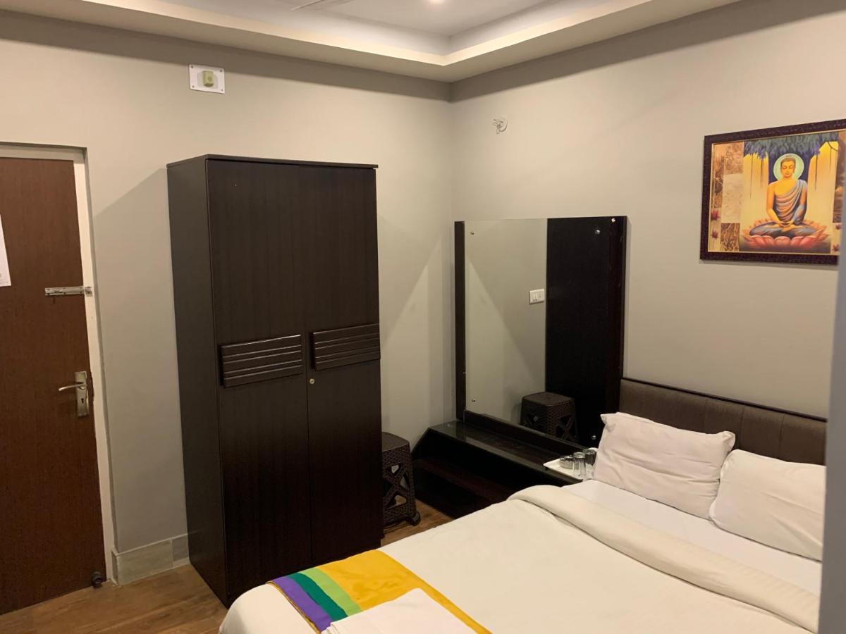 Gd Hotel Njp Силигури Екстериор снимка
