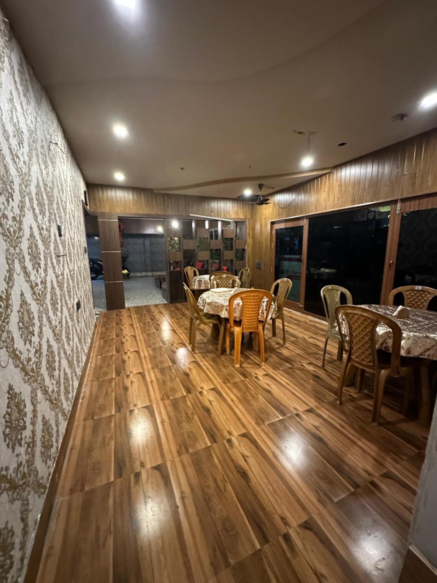 Gd Hotel Njp Силигури Екстериор снимка