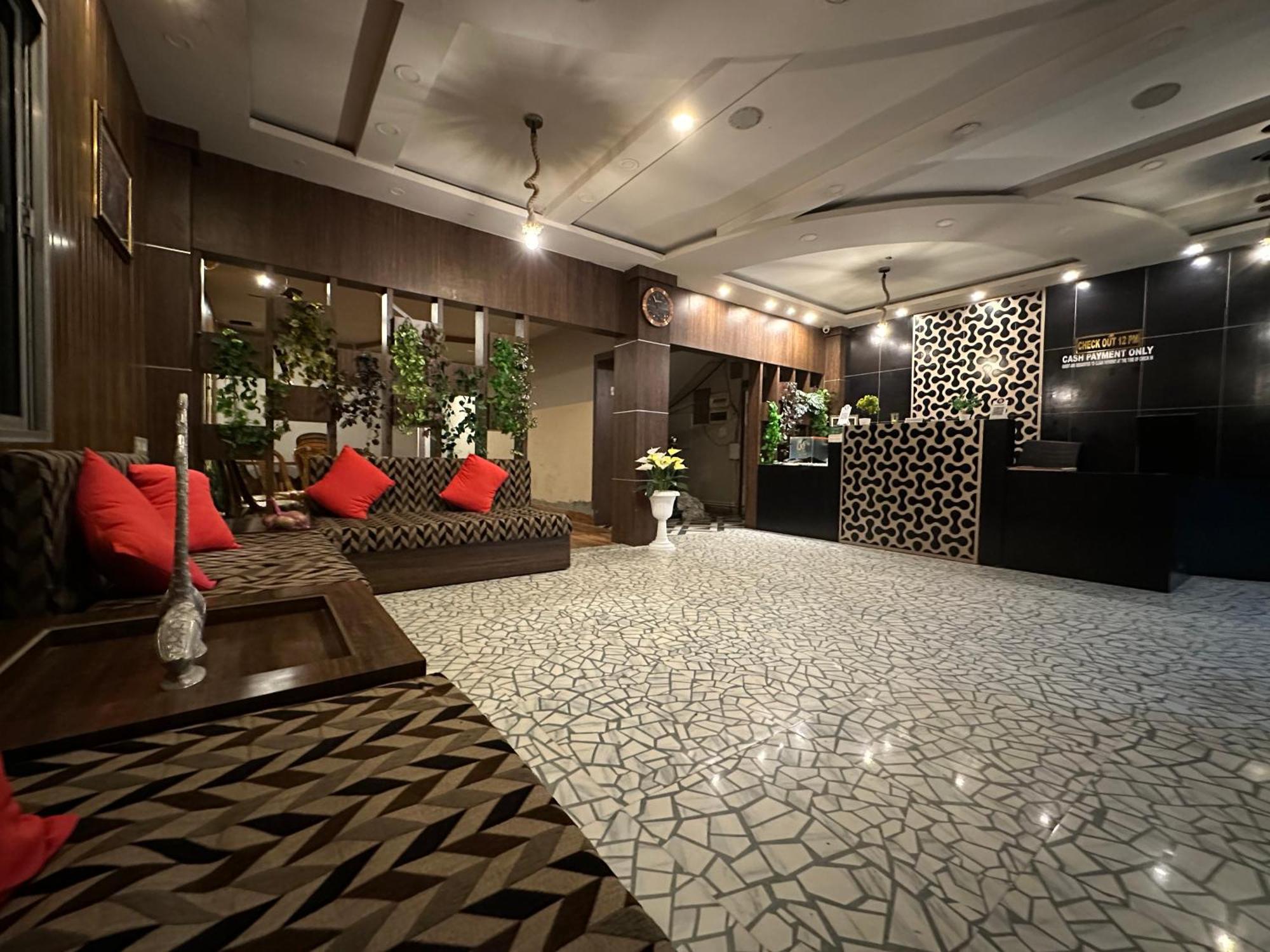 Gd Hotel Njp Силигури Екстериор снимка